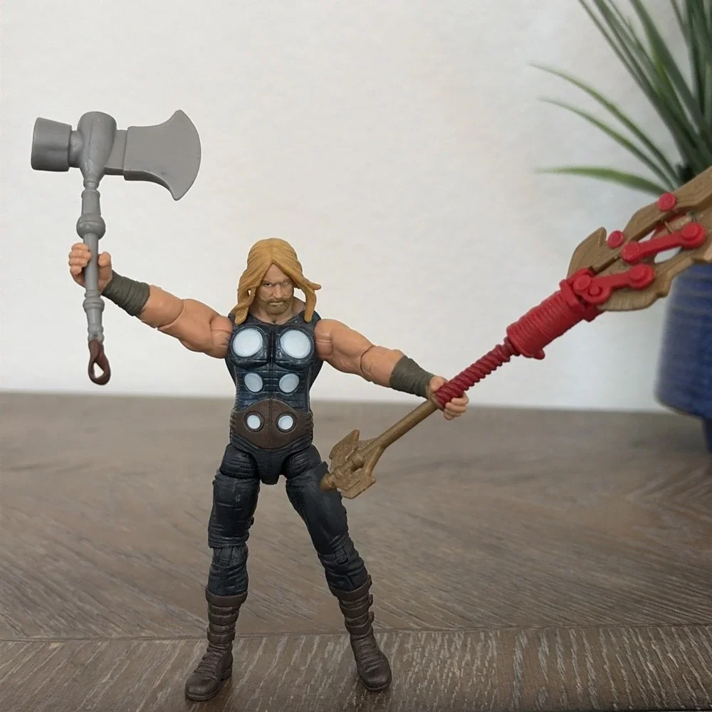 Marvel Universe Avengers BATTLE HAMMER THOR Comic Series 02‎ Ultimates 2011 Toy
